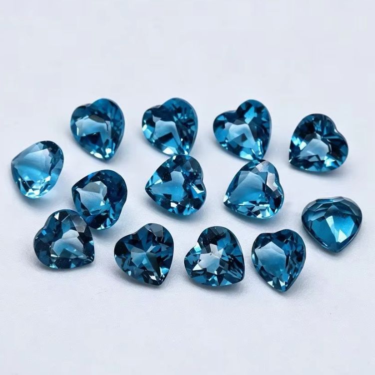 Natural Heart Cut London Blue  - Jewelry Making In London recension och pris