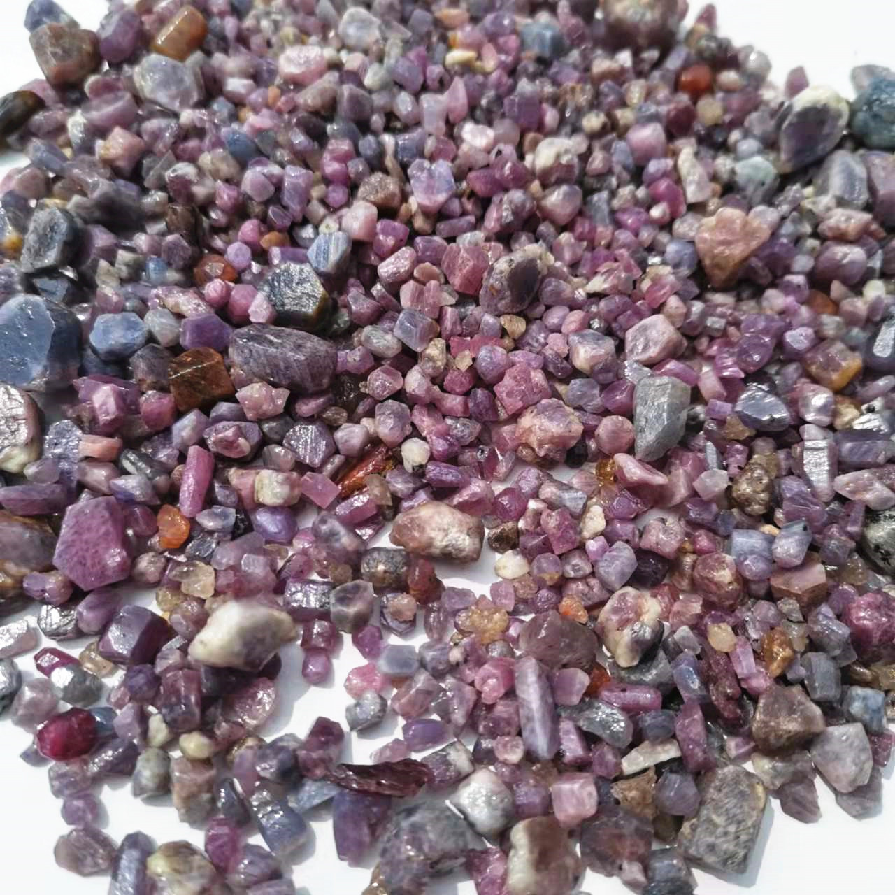 Natural Raw Purple Corundum st - Jewelry Making Raw Materials recension och pris