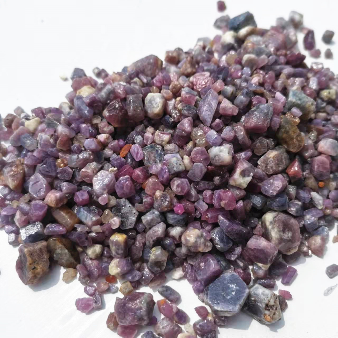 Natural Raw Purple Corundum st - Jewelry Making Raw Materials recension och pris