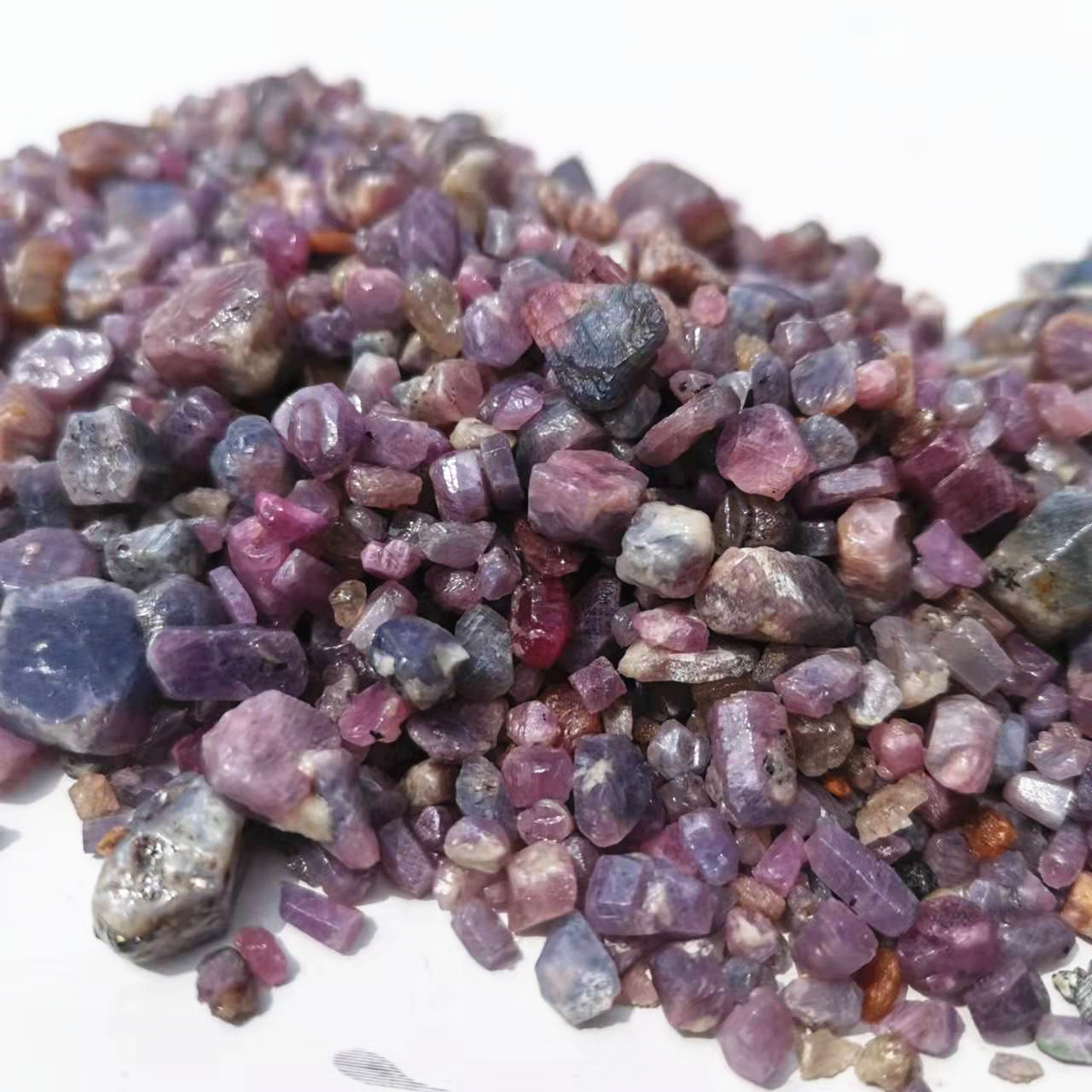Natural Raw Purple Corundum st - Jewelry Making Raw Materials recension och pris