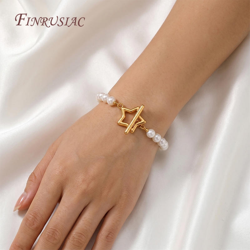 18K Gold Plated Hollow Star OT - Toggle Clasp Gold recension och pris
