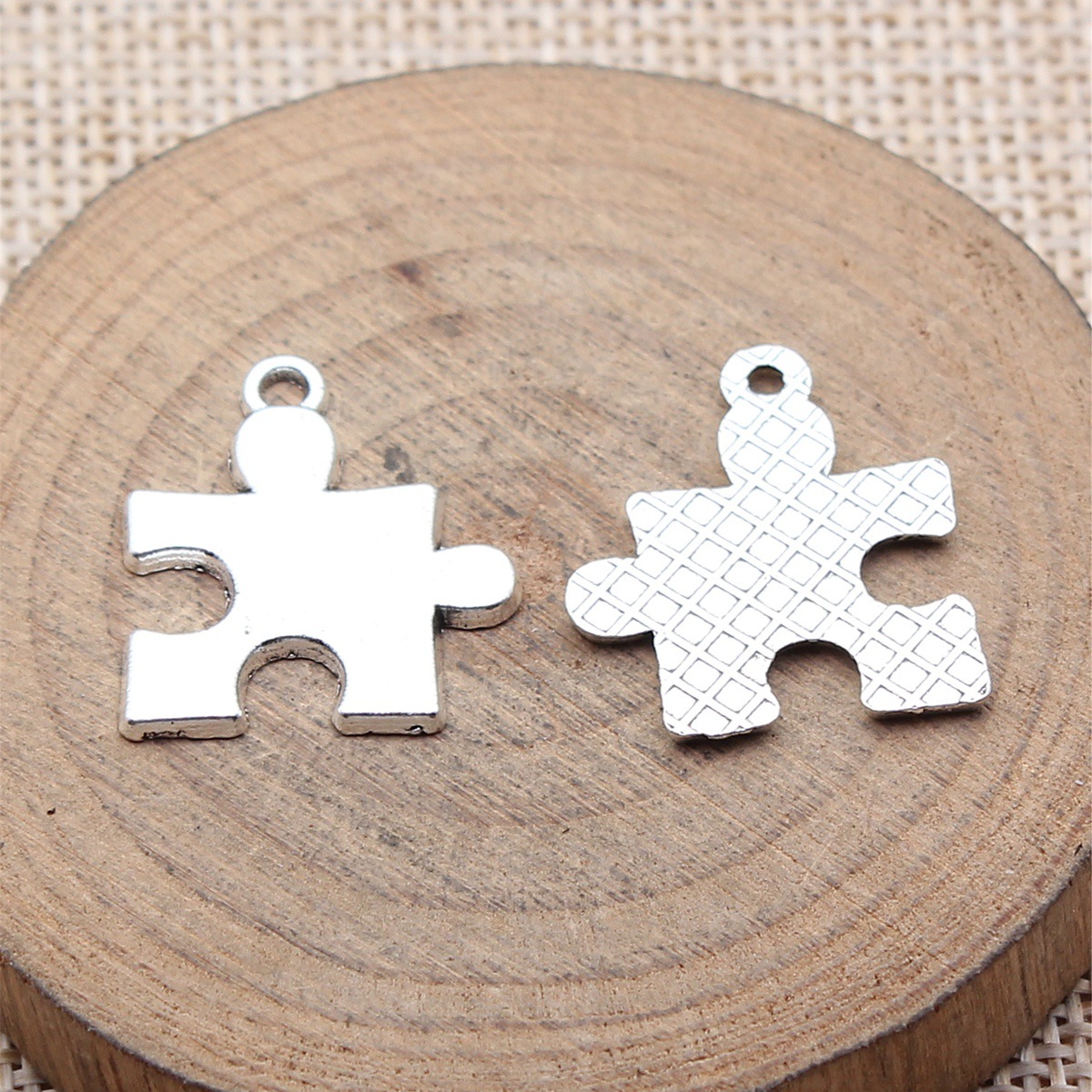 WYSIWYG 10pcs 23x20mm 2 Colors - Jewelry Making Game recension och pris
